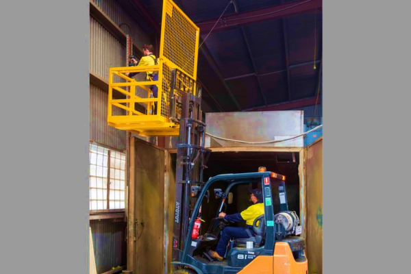 Hydraulic Cage Lift